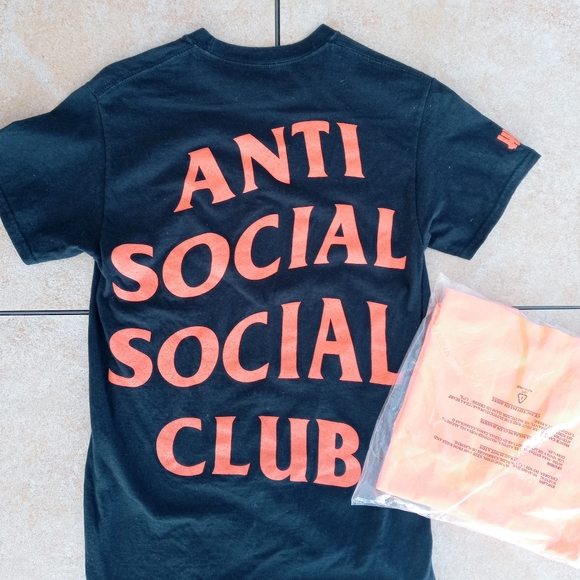 Anti Social Social Club x Defeated Paranoid TShirt - Picture 3 of 14